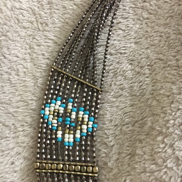 Broad based necklace - Picture 2 of 3